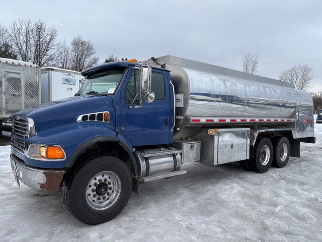 2002 Sterling M8500 Acterra 4200 gal 6x4 Tanker Truck 2002 Sterling M8500 Acterra 4200 gal 6x4 Tanker Truck