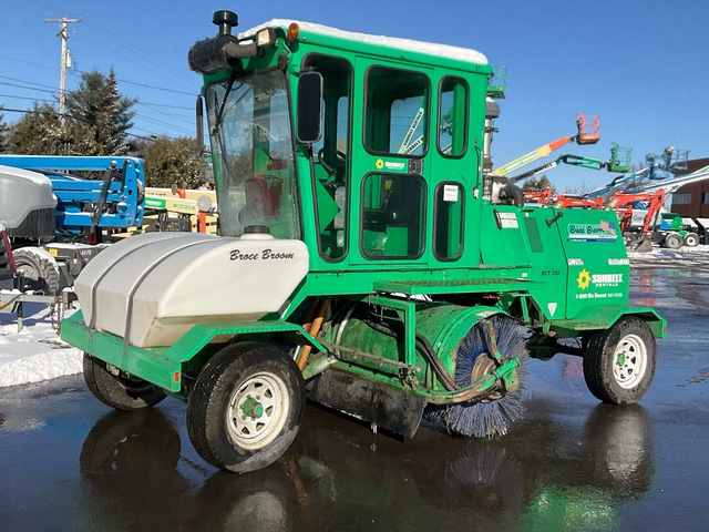 2018 Broce RCT-350C Self-Propelled Broom