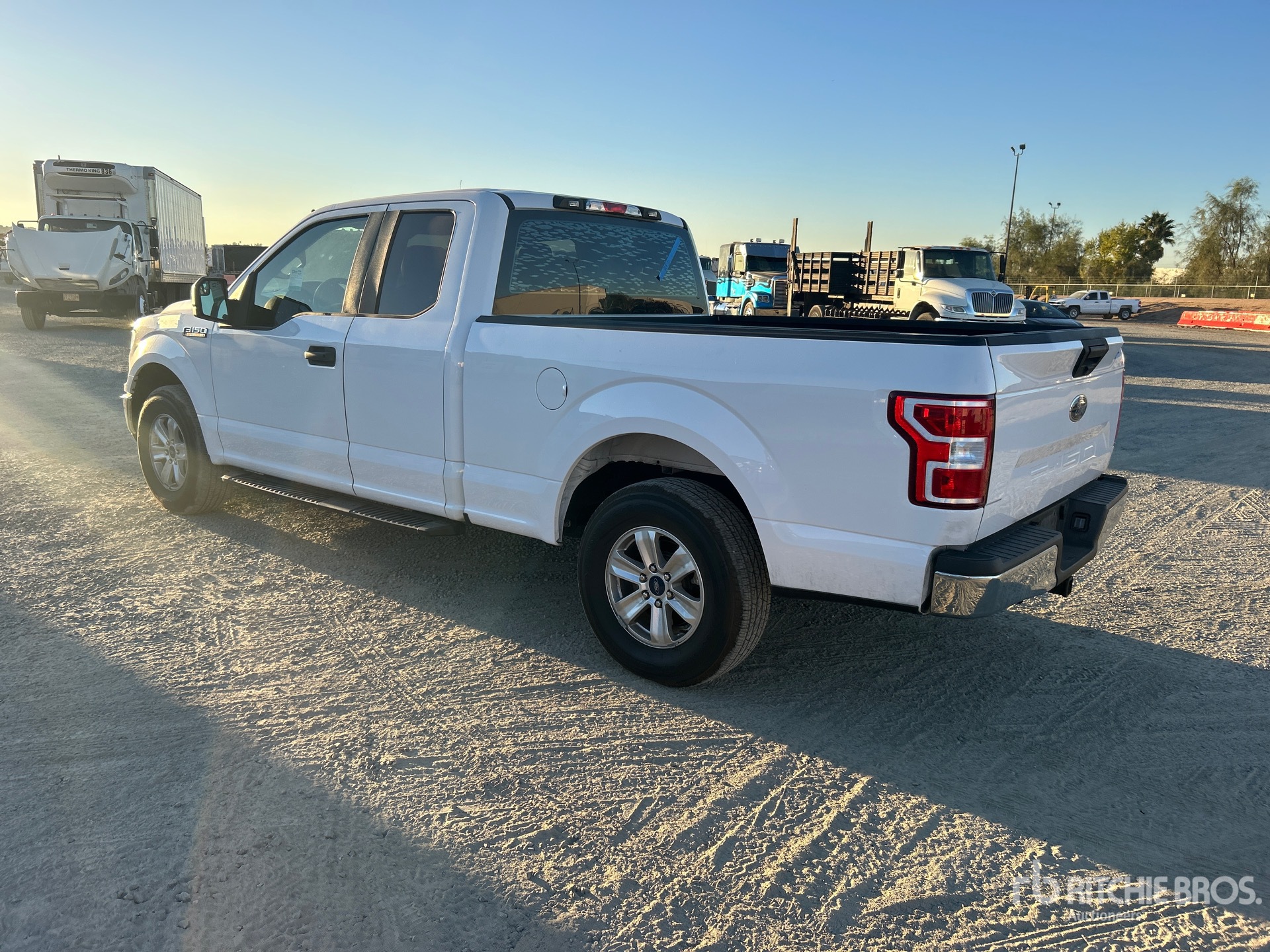 General Appearance with Imagen: esquina trasera izquierda