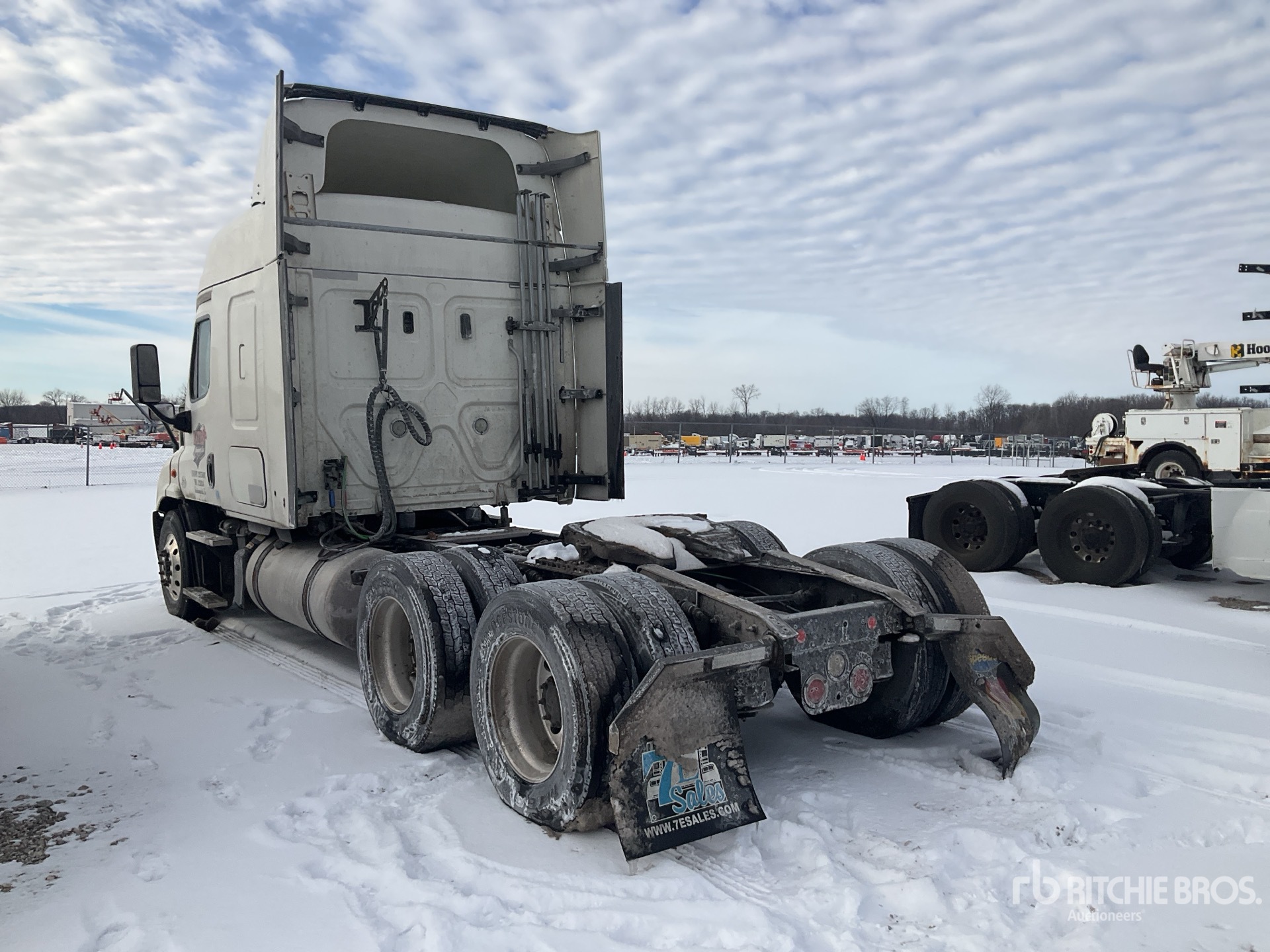 General Appearance with Foto, angolo posteriore sinistro