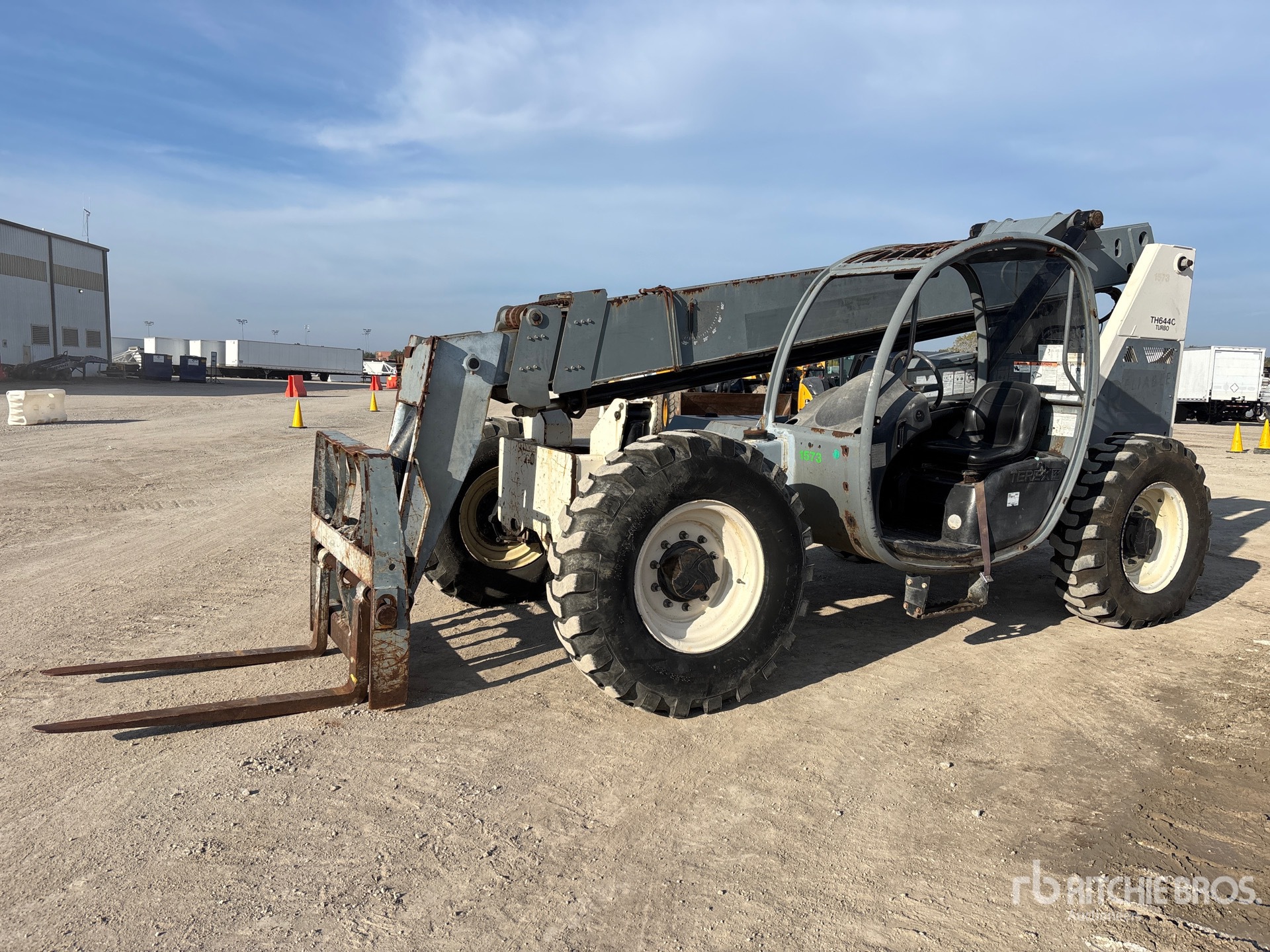 General Appearance with Picture, Left Front Corner