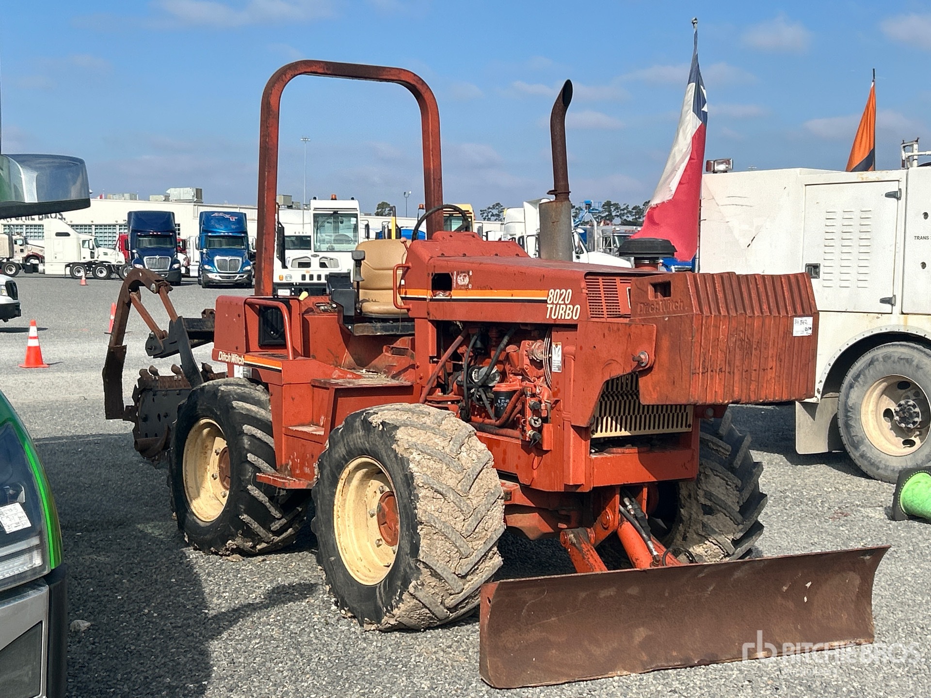 General Appearance with Picture, Right Front Corner