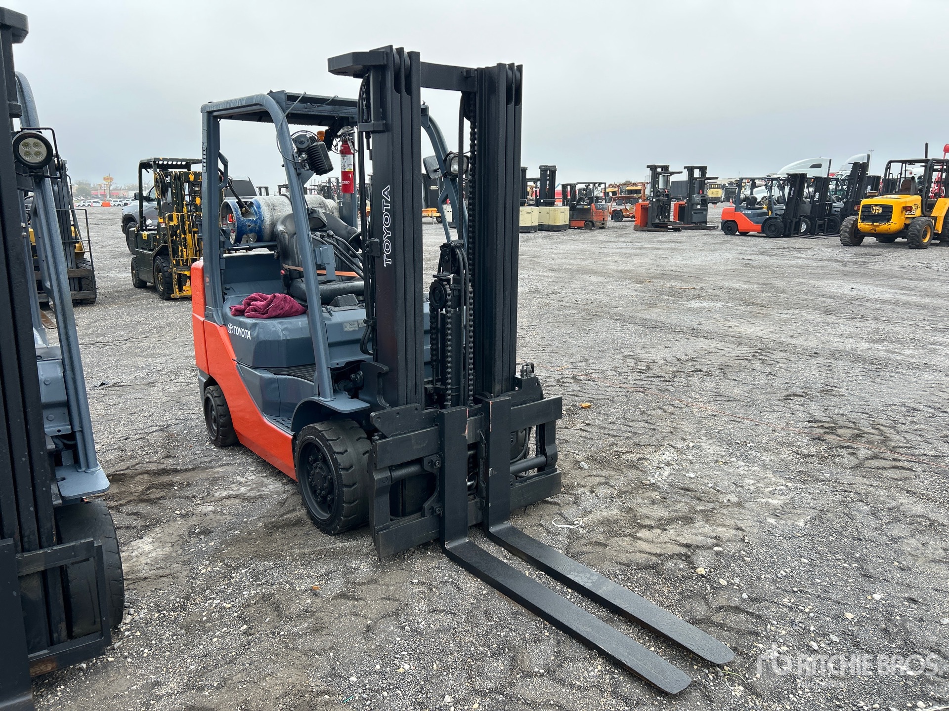 General Appearance with Picture, Right Front Corner