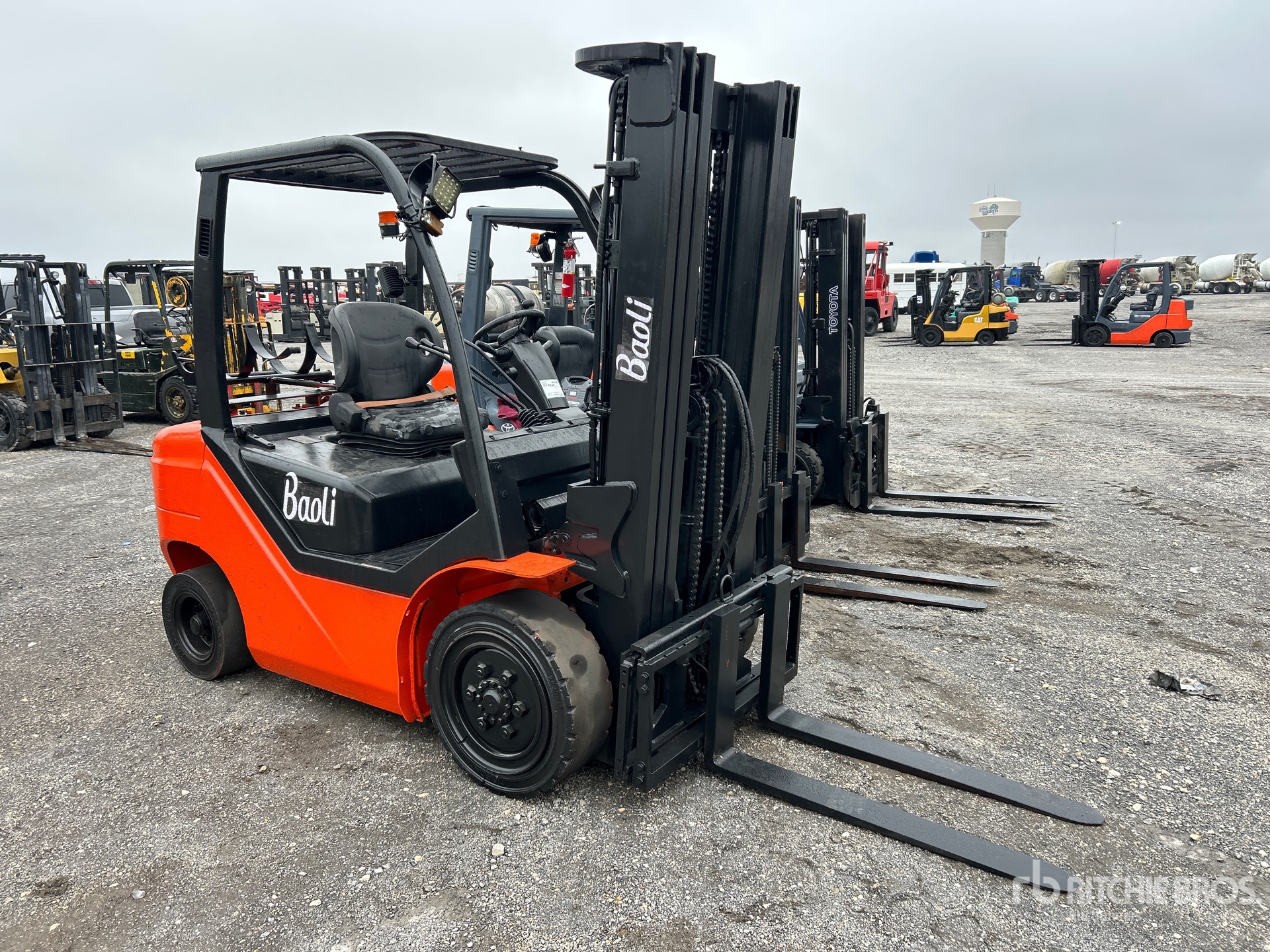 General Appearance with Picture, Right Front Corner