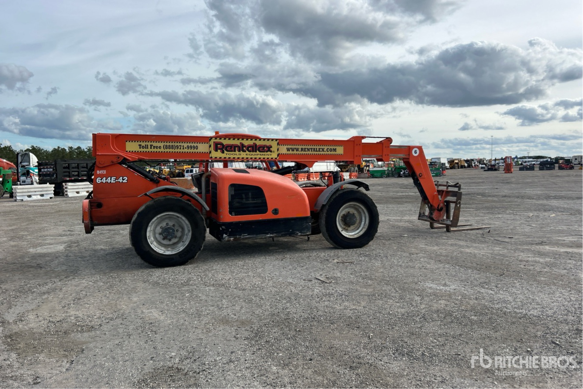 General Appearance with Picture, Right Rear Corner