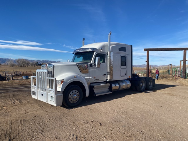 2020 Kenworth W990 6x4 T/A Sleeper Truck Tractor