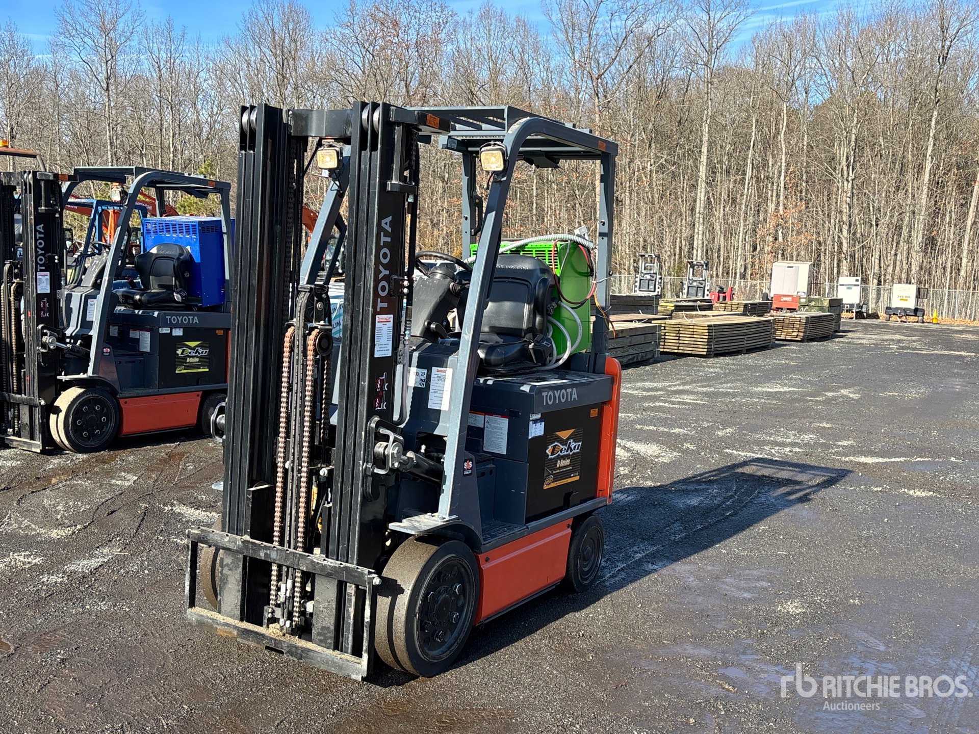 General Appearance with Picture, Left Front Corner