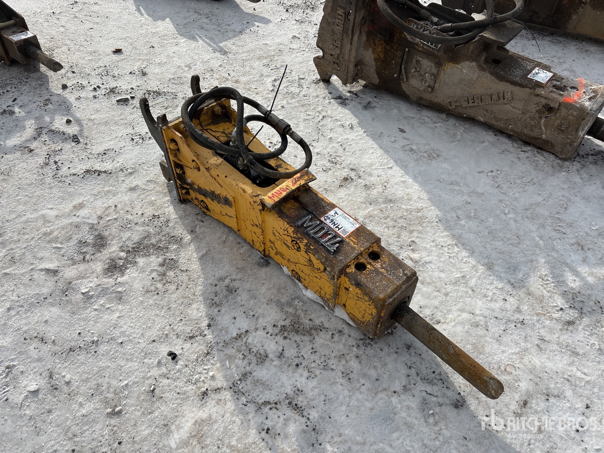 General Appearance with Bild, Ecke vorne rechts