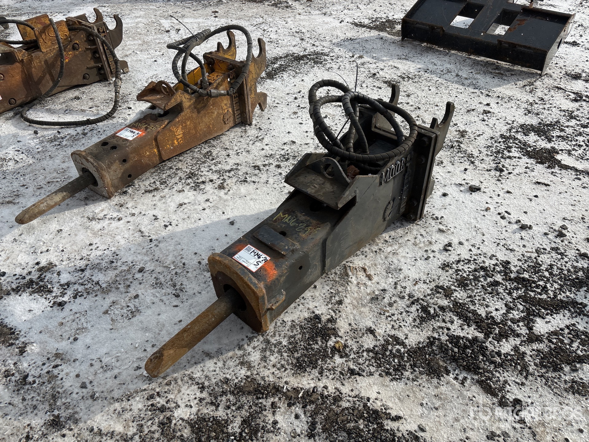 General Appearance with Bild, Ecke vorne links