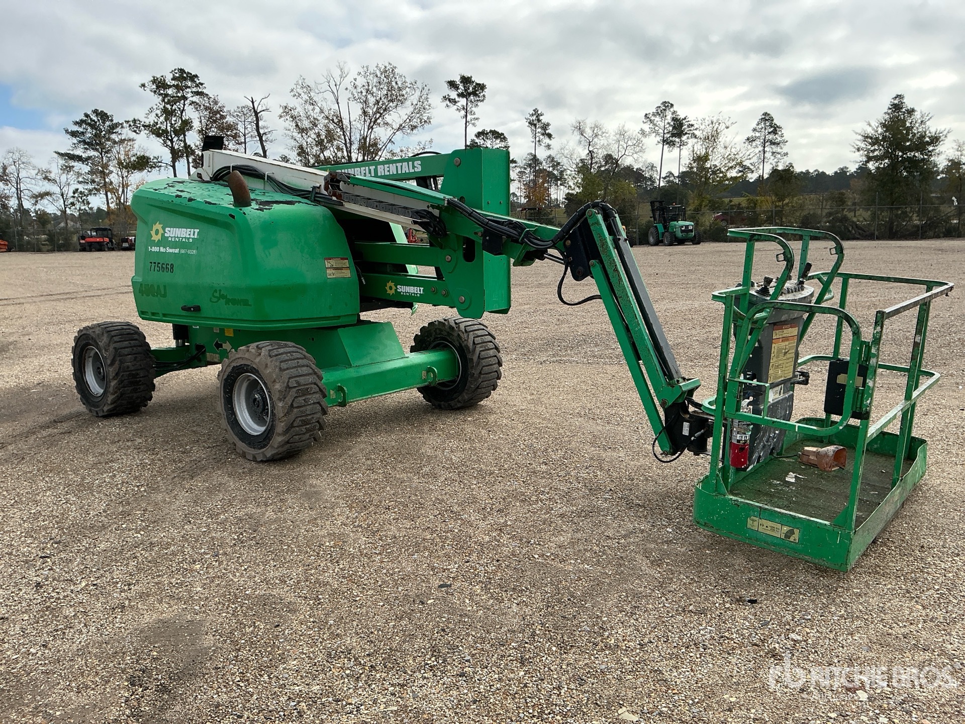 General Appearance with Picture, Right Front Corner