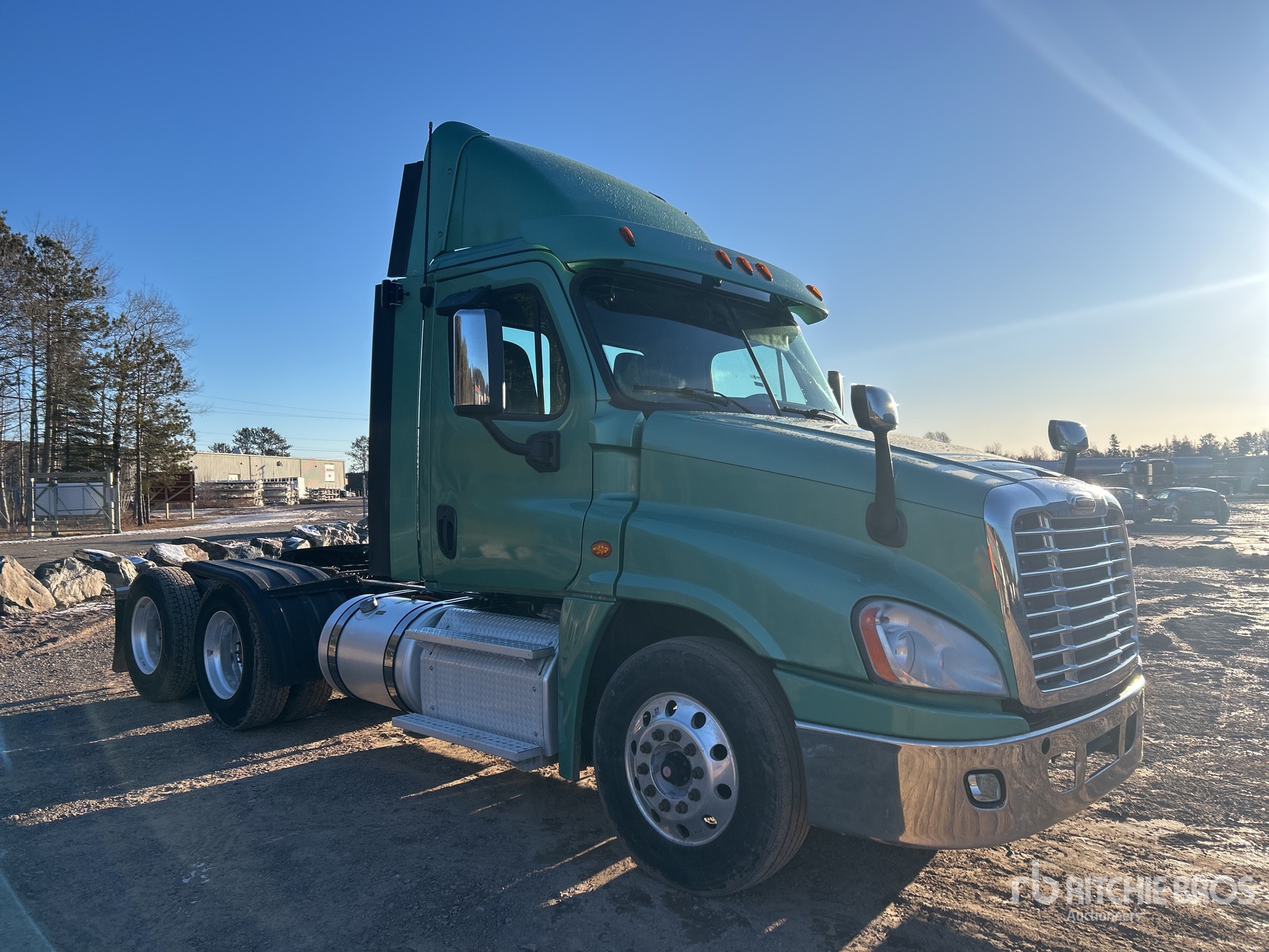 Aspect général with Image, coin avant droit