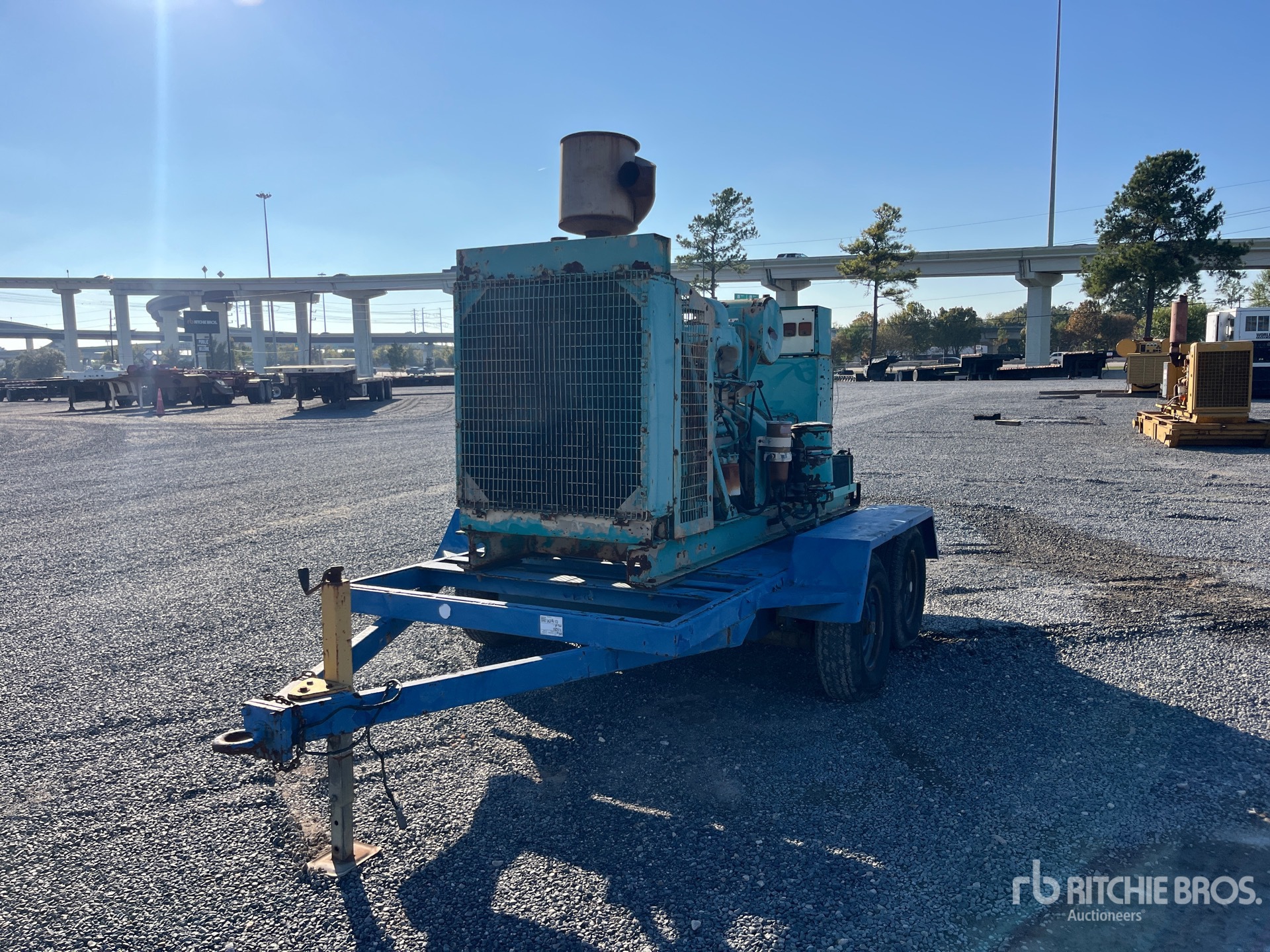 General Appearance with Foto, angolo anteriore sinistro