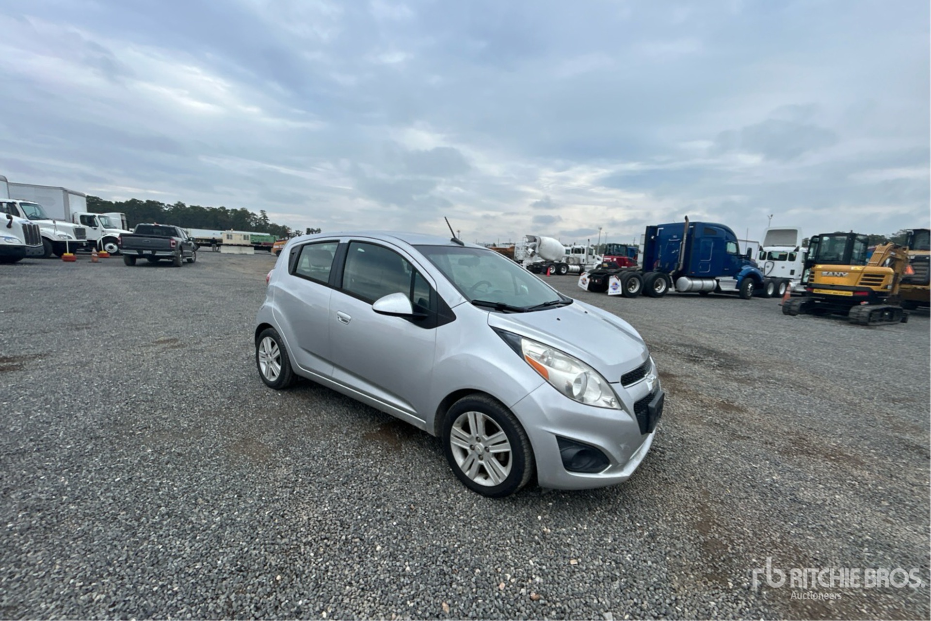 General Appearance with Picture, Right Front Corner