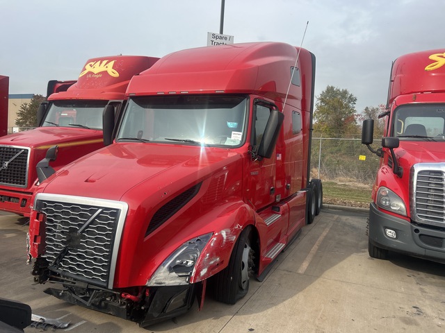 2025 Volvo VNL64T 6x4 T/A Sleeper Truck Tractor