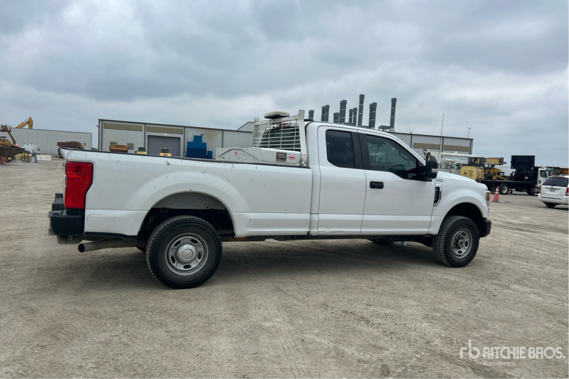 General Appearance with Imagen: esquina trasera derecha