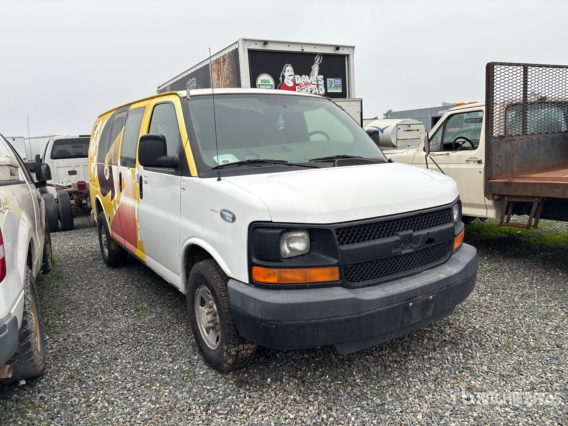 General Appearance with Bild, Ecke vorne rechts