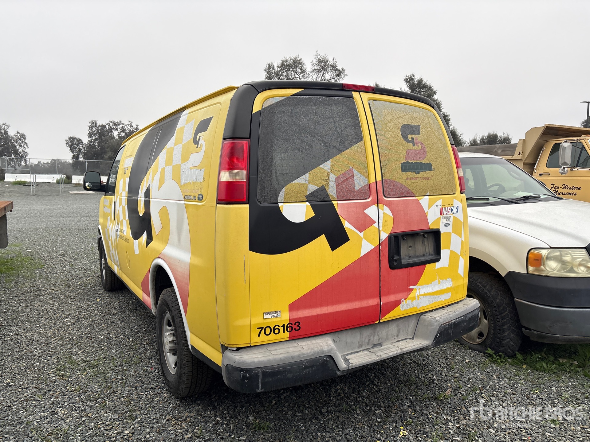 General Appearance with Bild, Ecke hinten links