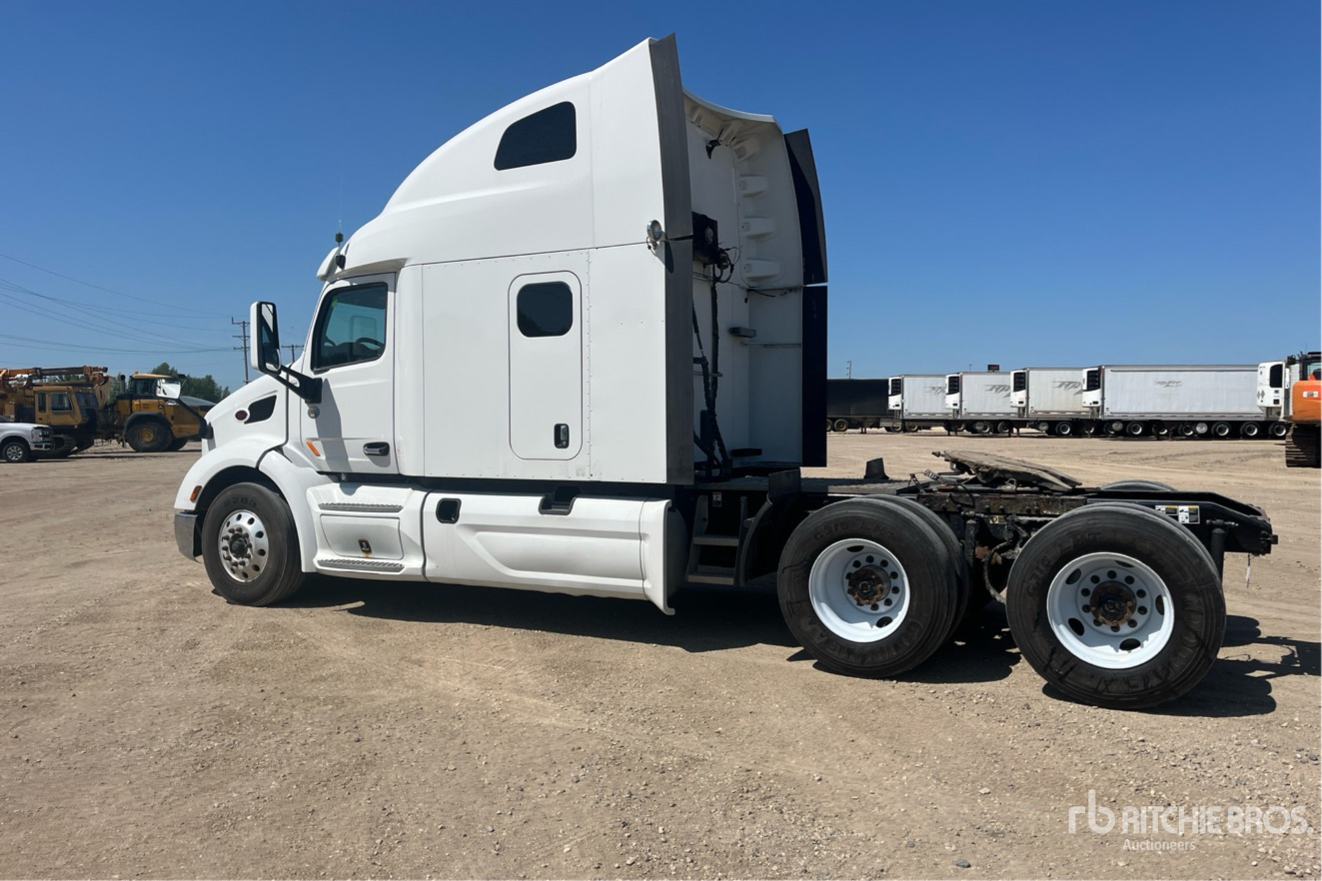 General Appearance with Foto, angolo posteriore sinistro