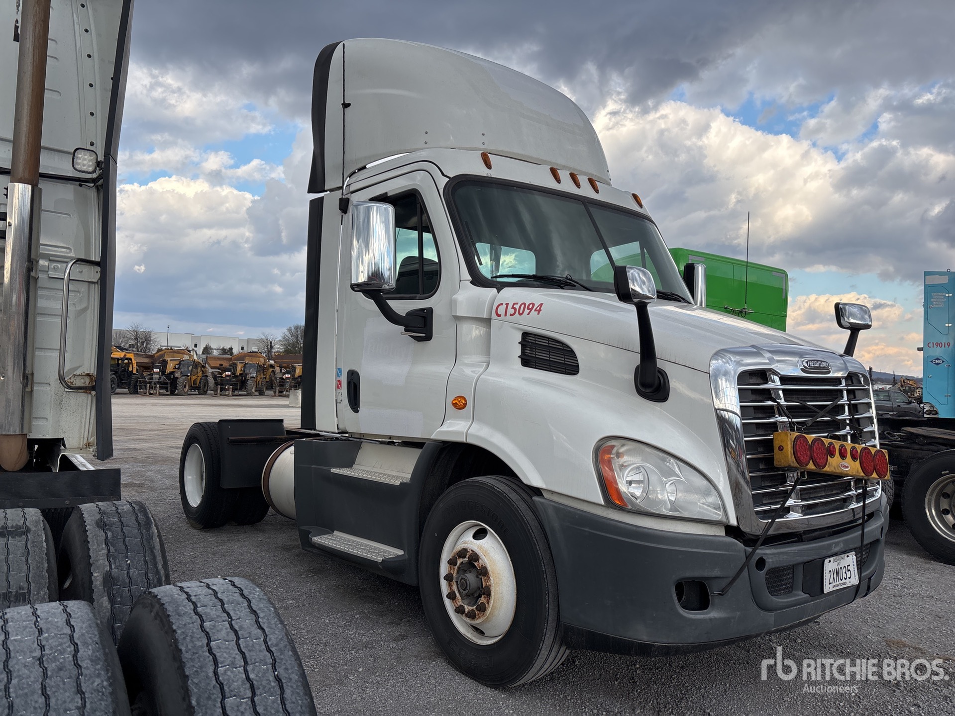 Aspect général with Image, coin avant droit