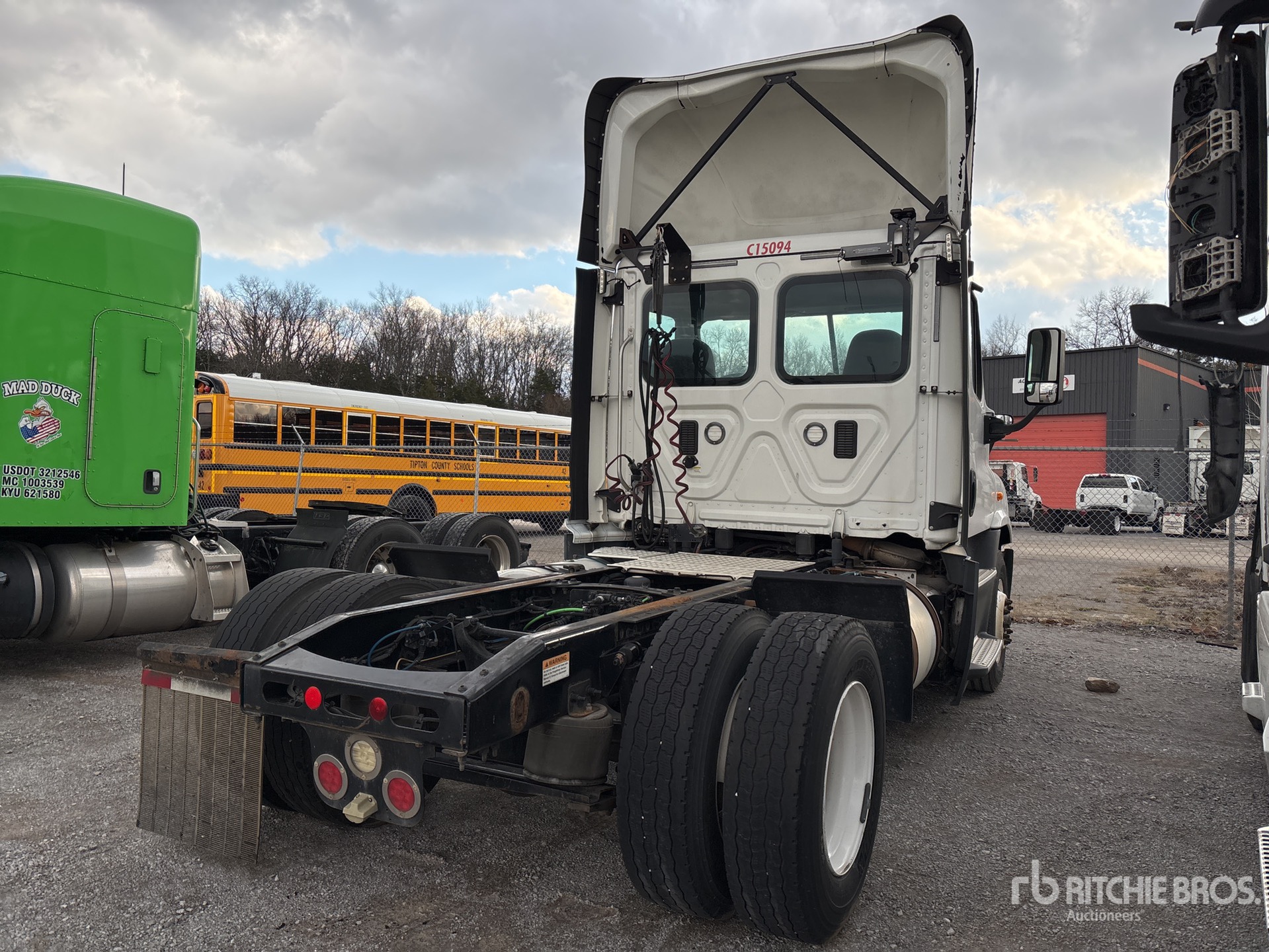 Aspect général with Image, coin arrière droit