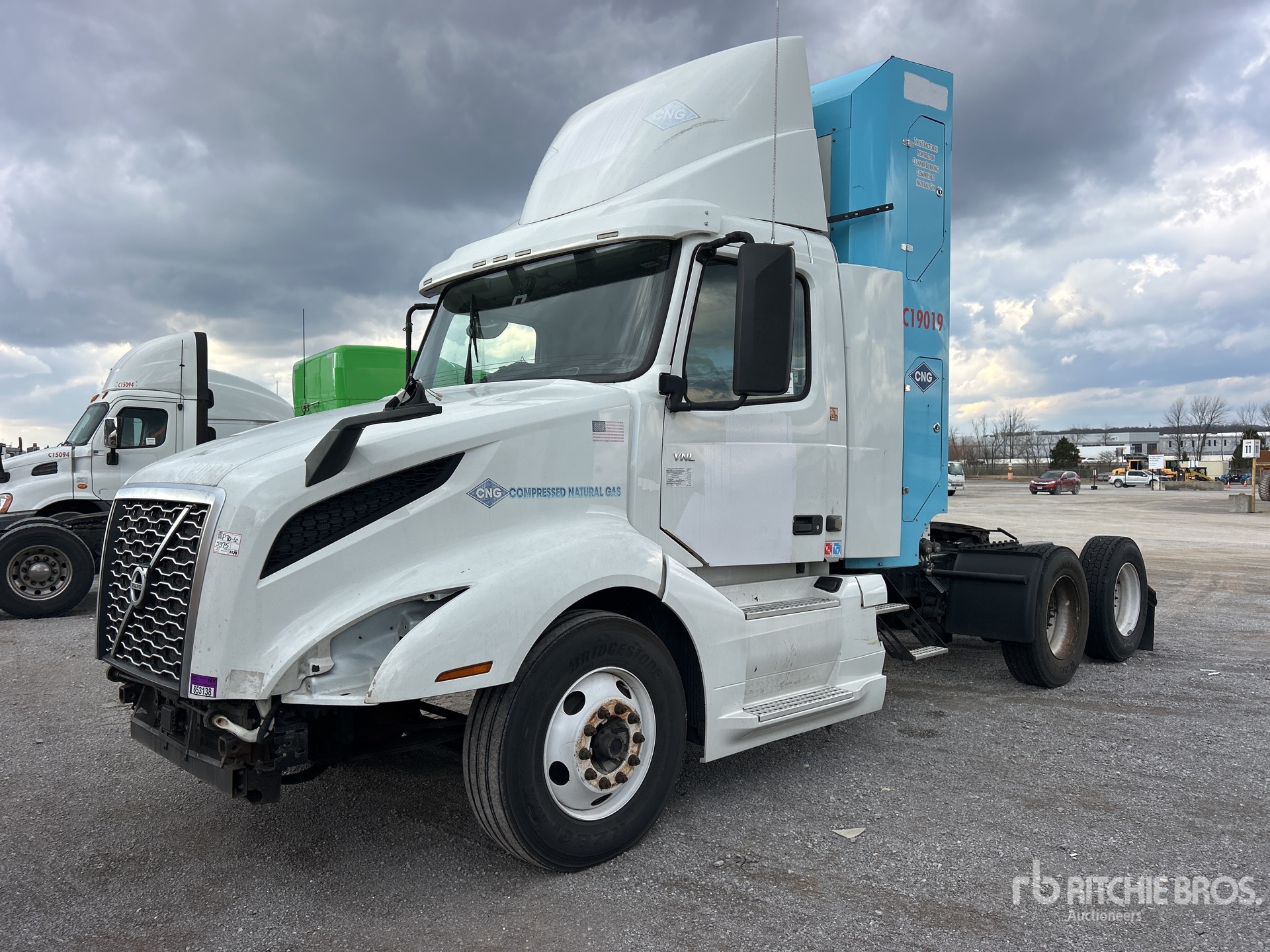 General Appearance with Picture, Left Front Corner