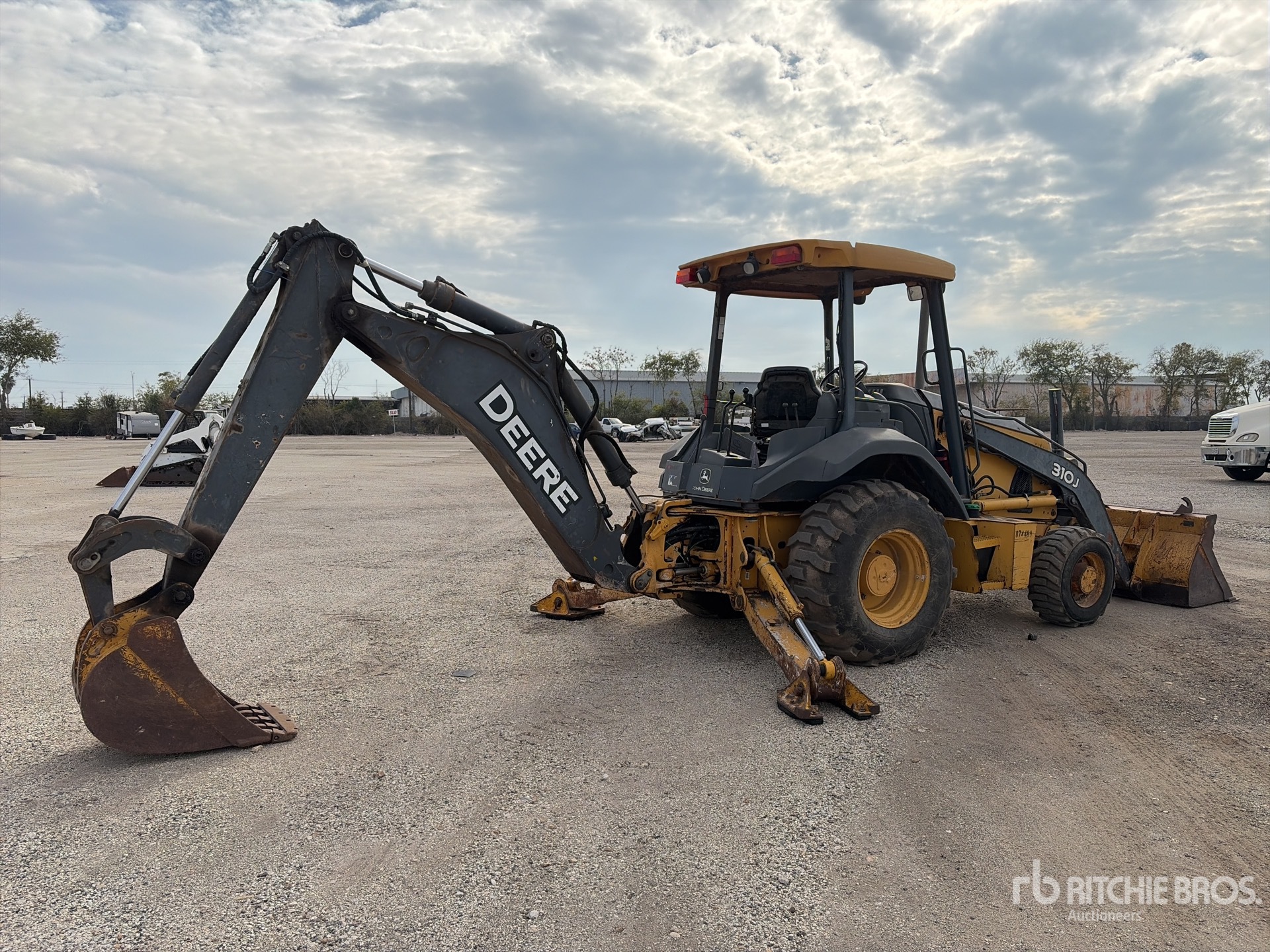 General Appearance with Imagen: esquina trasera derecha