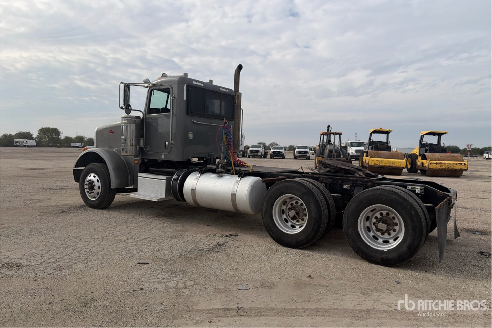 Aspect général with Image, coin arrière gauche