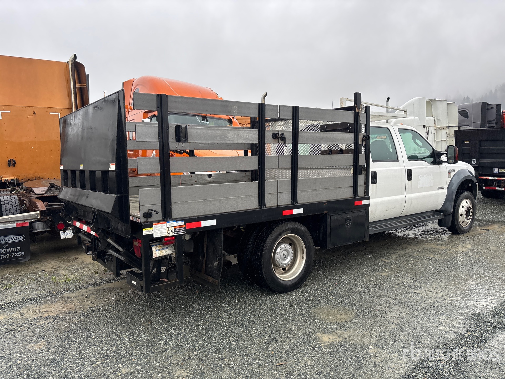 General Appearance with Imagen: esquina trasera derecha