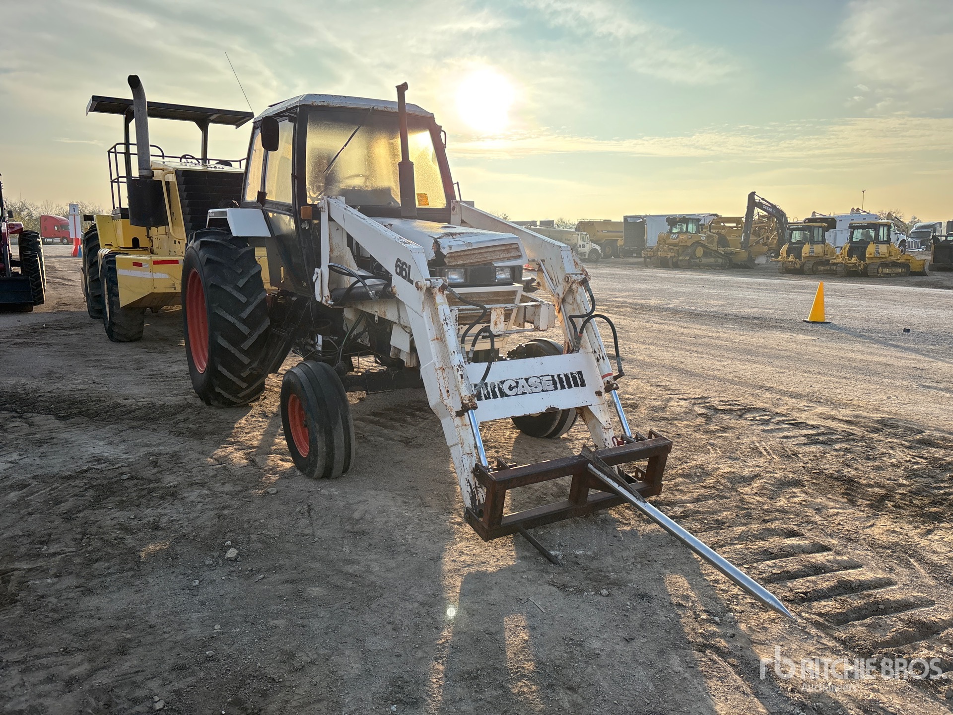 General Appearance with Foto, angolo anteriore destro