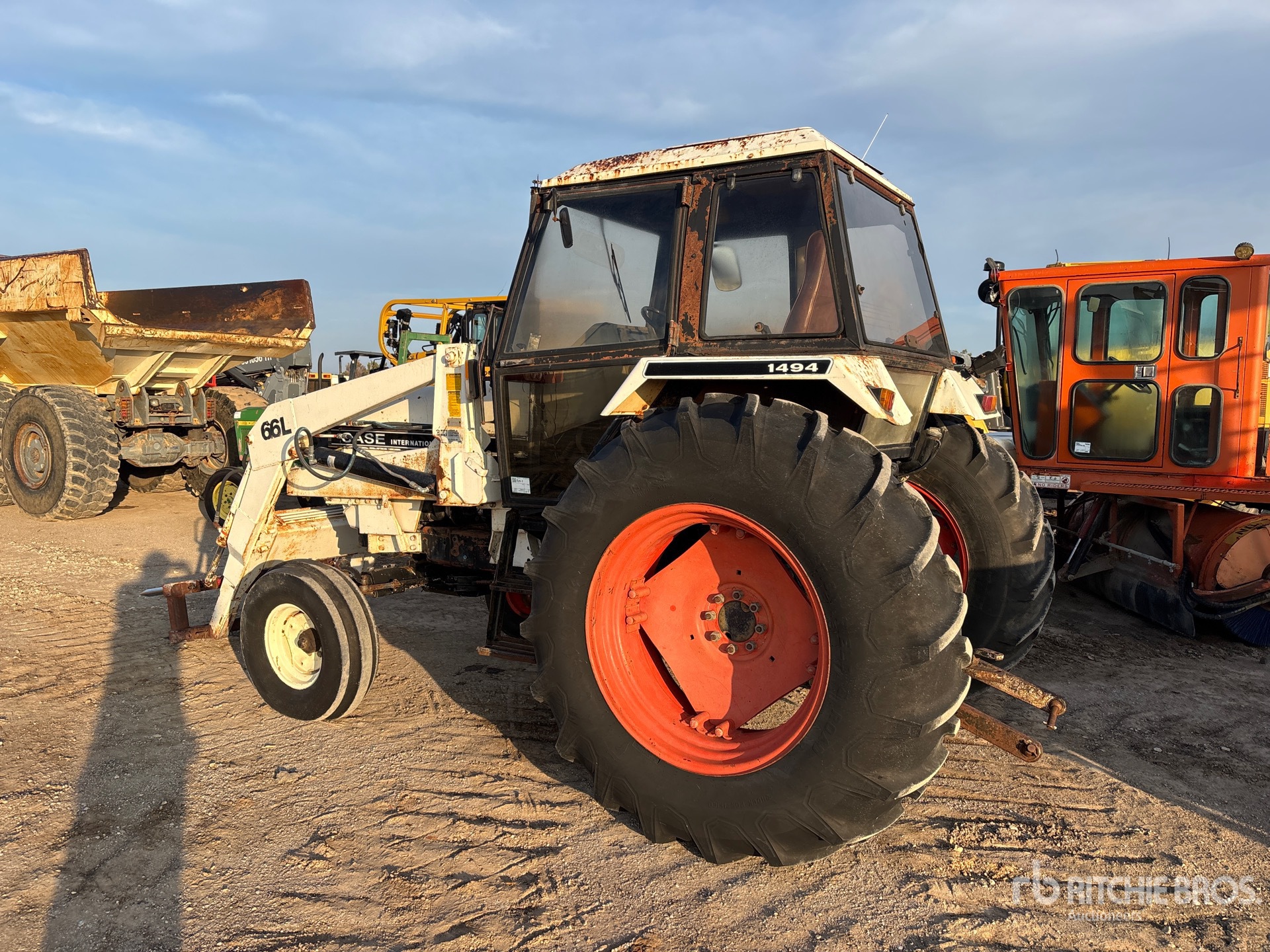 General Appearance with Foto, angolo posteriore sinistro