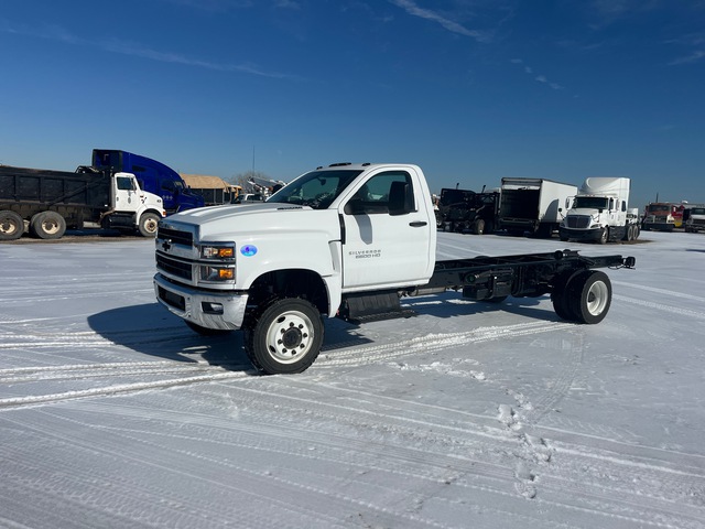 2024 Chevrolet Silverado 5500HD 4x4 Cab and Chassis (Unused) 2024 Chevrolet Silverado 5500HD 4x4 Cab and Chassis (Unused)