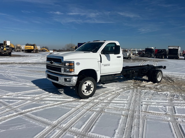 2024 Chevrolet Silverado 5500HD 4x4 Cab and Chassis (Unused) 2024 Chevrolet Silverado 5500HD 4x4 Cab and Chassis (Unused)