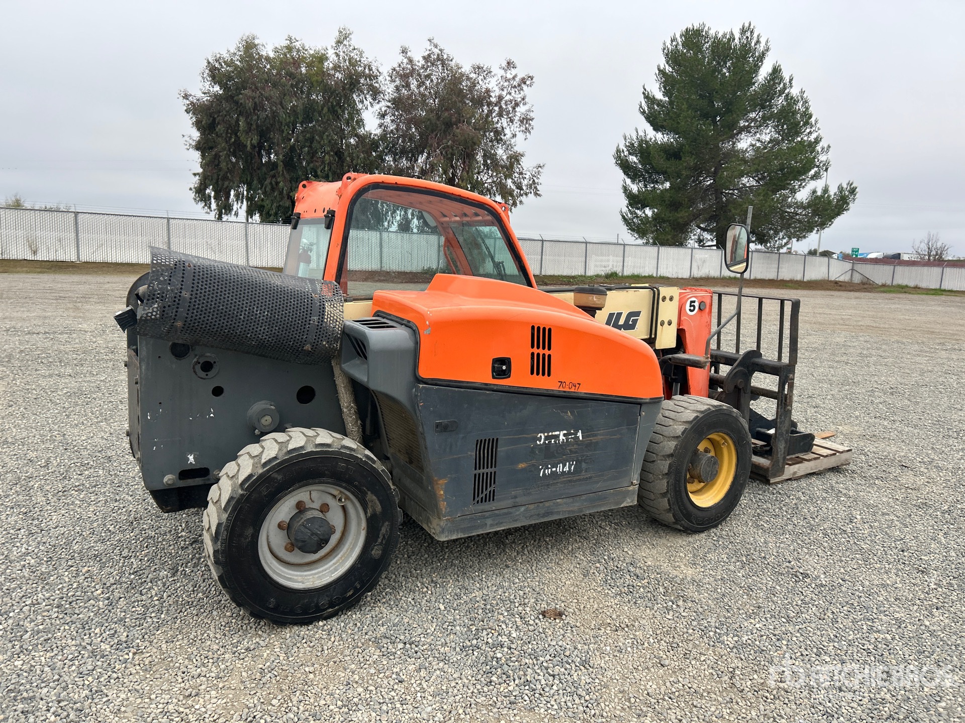 General Appearance with Picture, Right Rear Corner