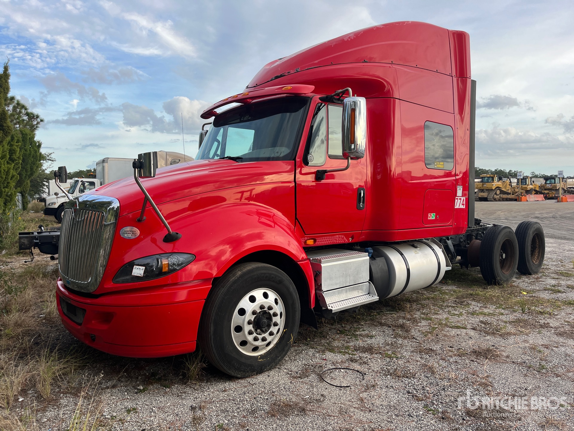 General Appearance with Picture, Left Front Corner