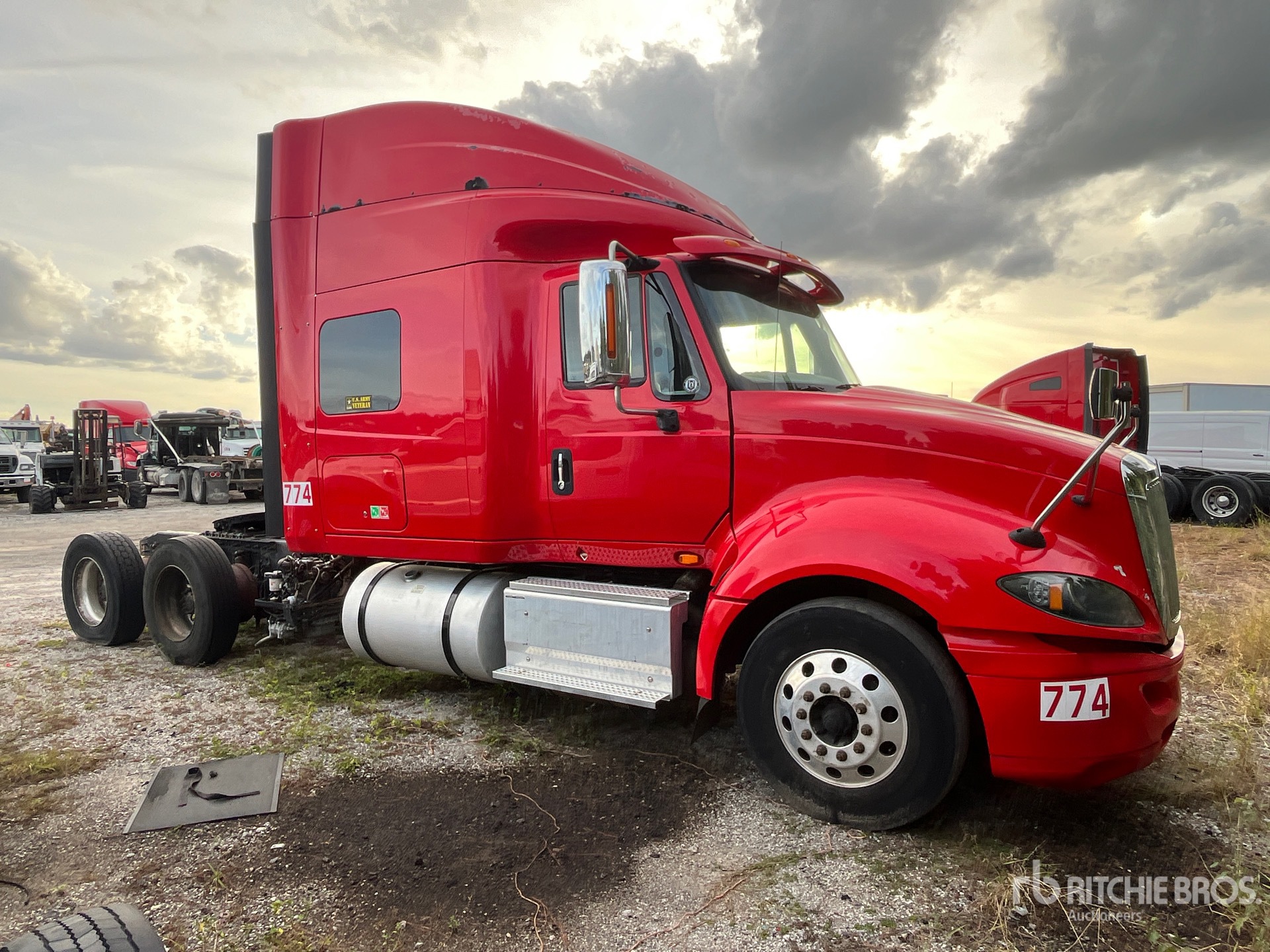 General Appearance with Picture, Right Front Corner