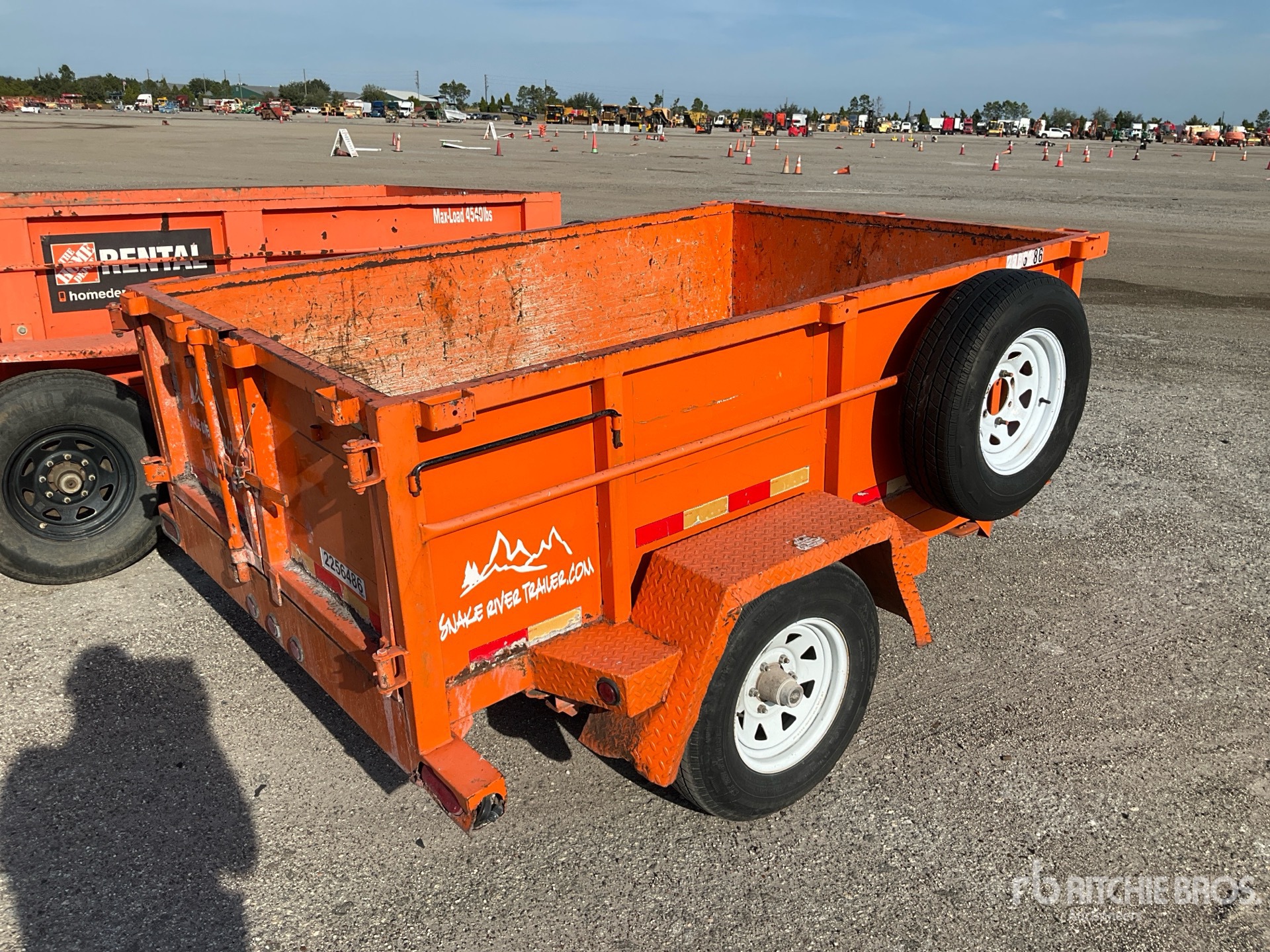 General Appearance with Picture, Right Rear Corner