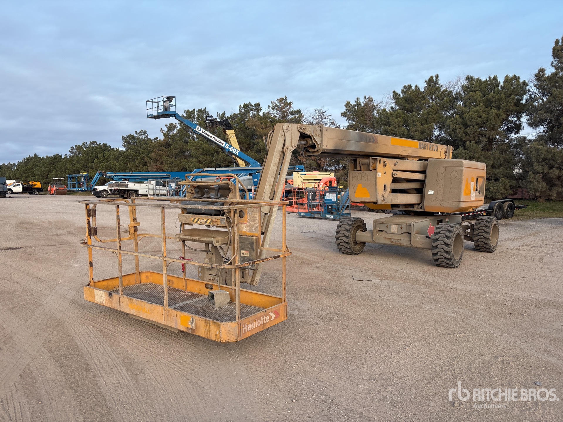 General Appearance with Featured Photo