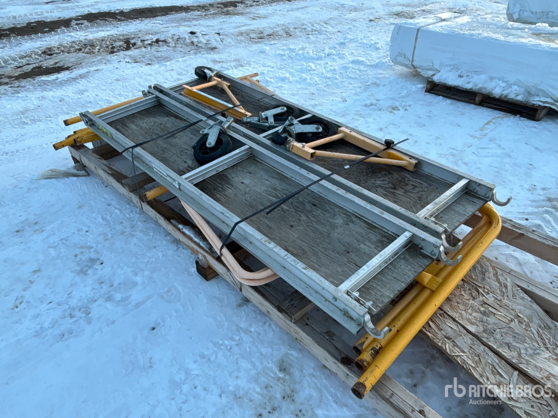 Aspect général with Image, coin arrière droit