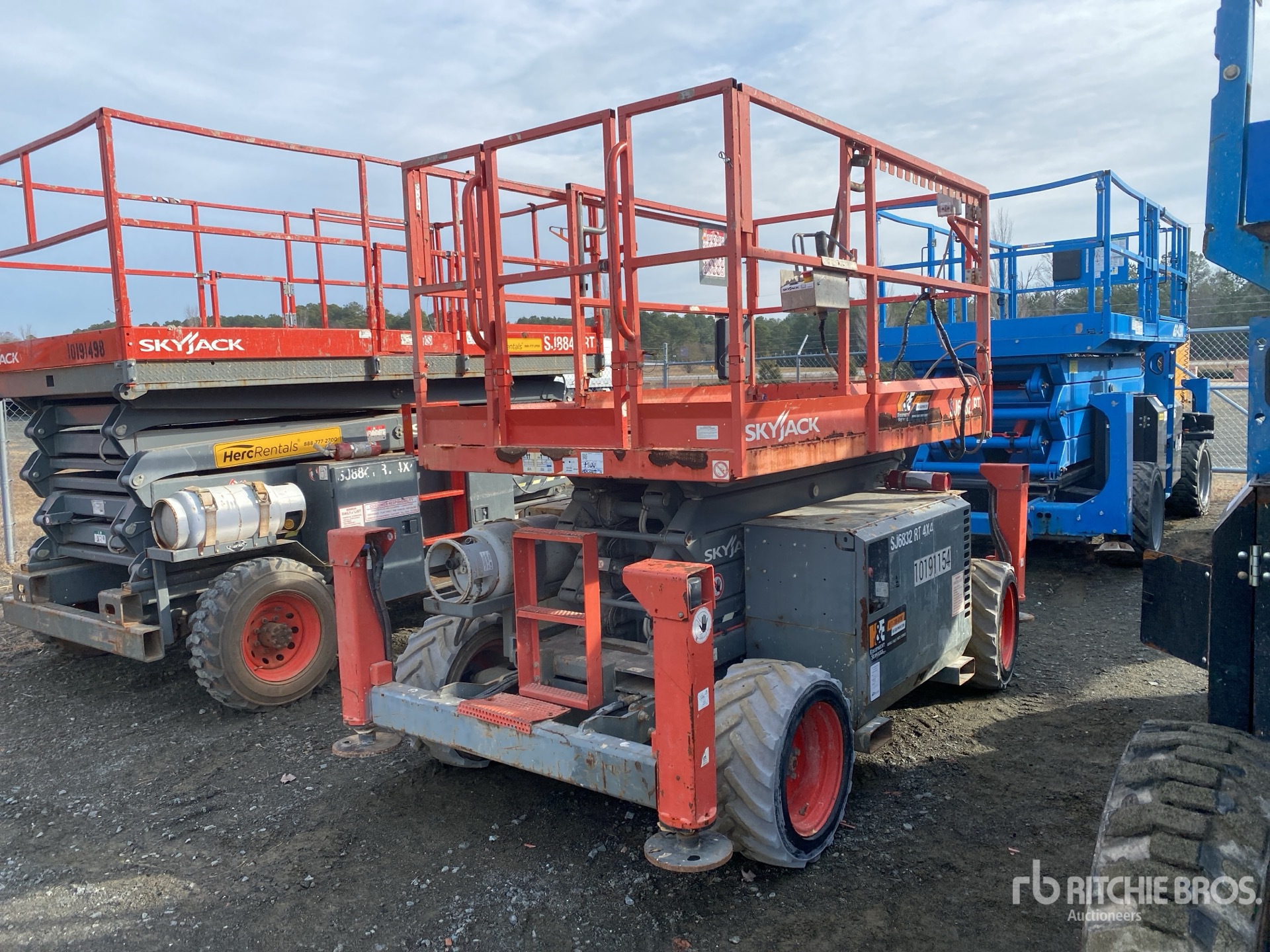 General Appearance with Picture, Left Front Corner