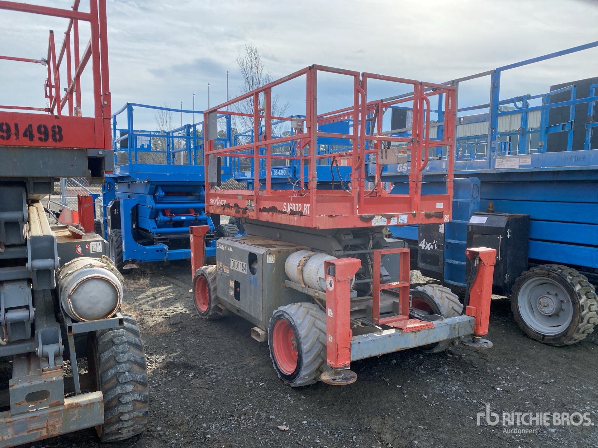 General Appearance with Picture, Right Front Corner