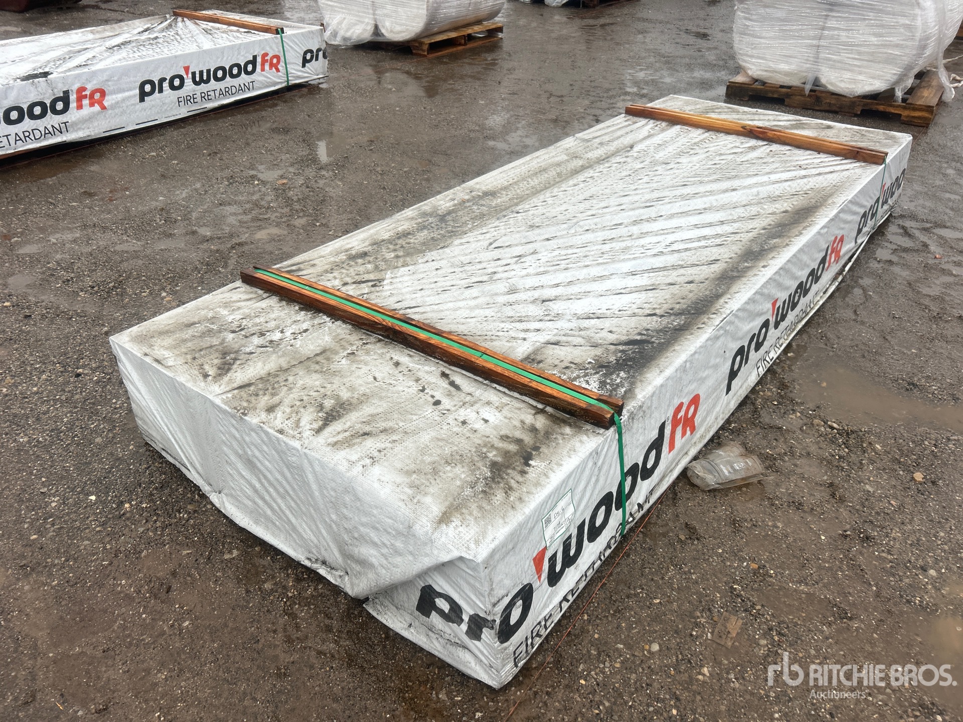 Aspect général with Image, coin avant droit