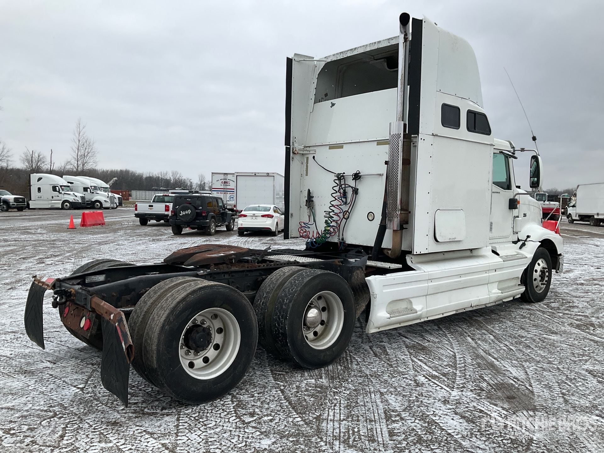 Aspect général with Image, coin arrière droit