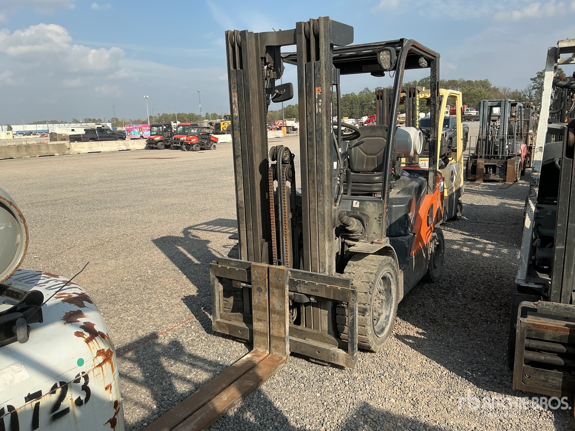 General Appearance with Picture, Left Front Corner