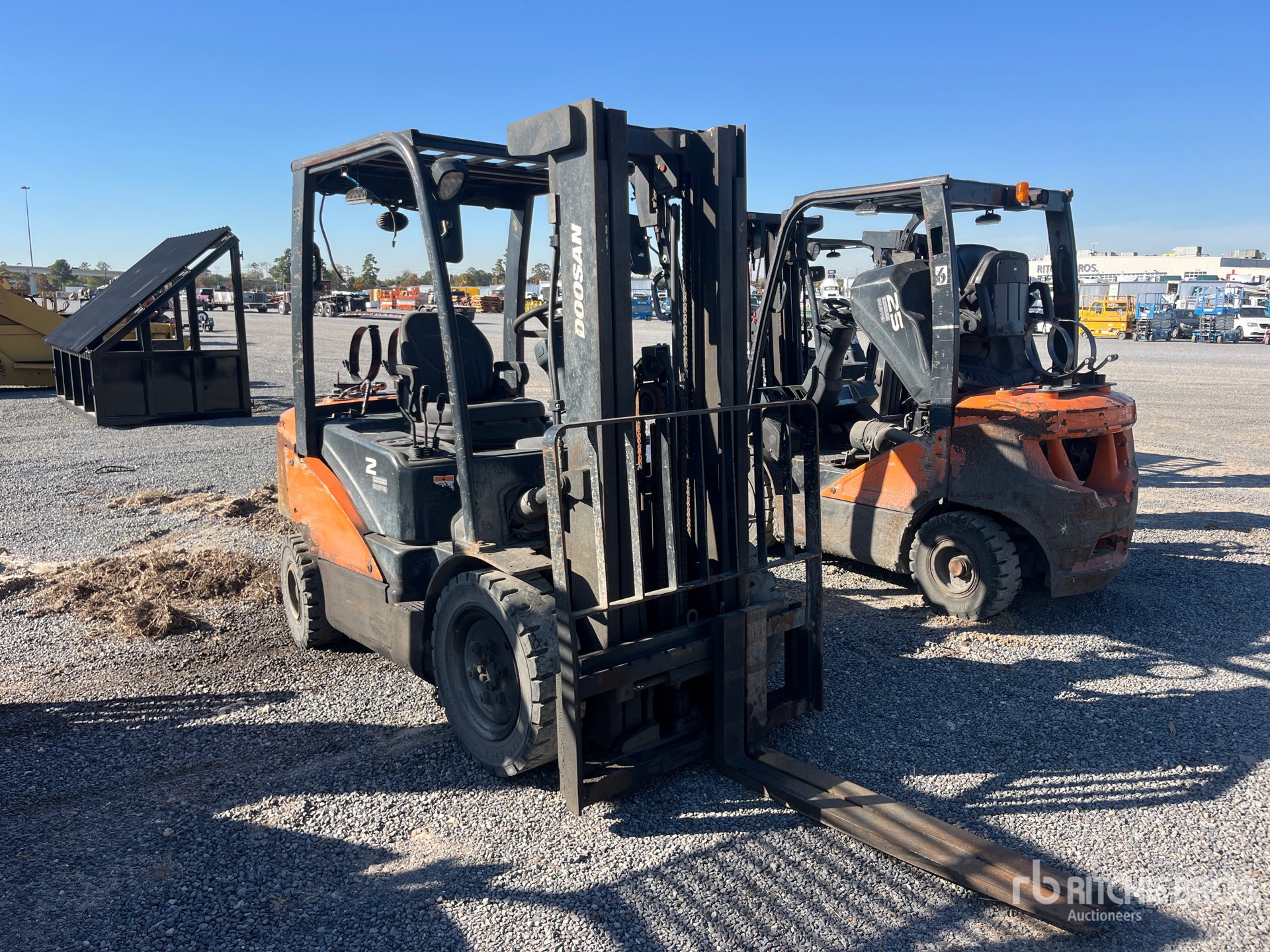 General Appearance with Picture, Right Front Corner