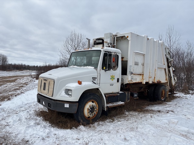 2003 Freightliner 4x2 Rear Loader Waste Collection Truck