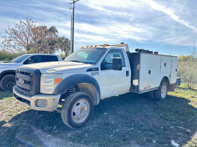 2015 Ford F-550 XL 4x2 Utility Truck (Inoperable)