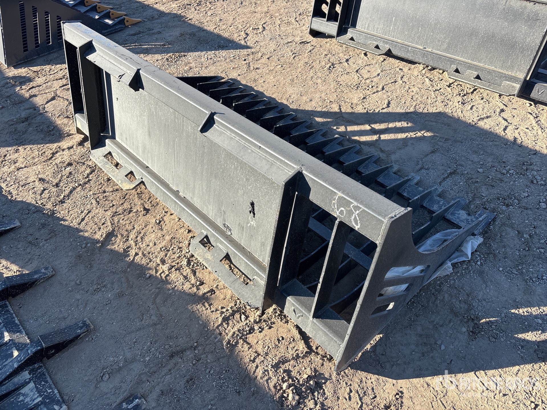 General Appearance with Bild, Ecke hinten rechts