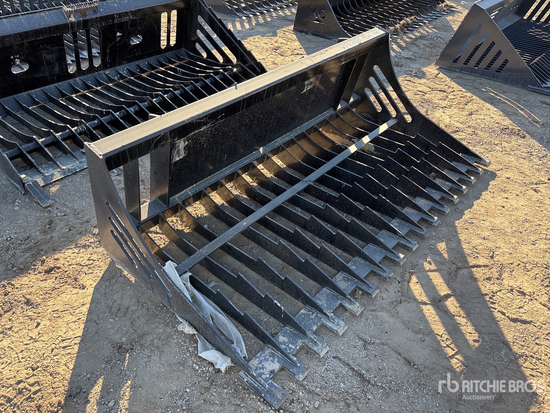 General Appearance with Bild, Ecke vorne rechts