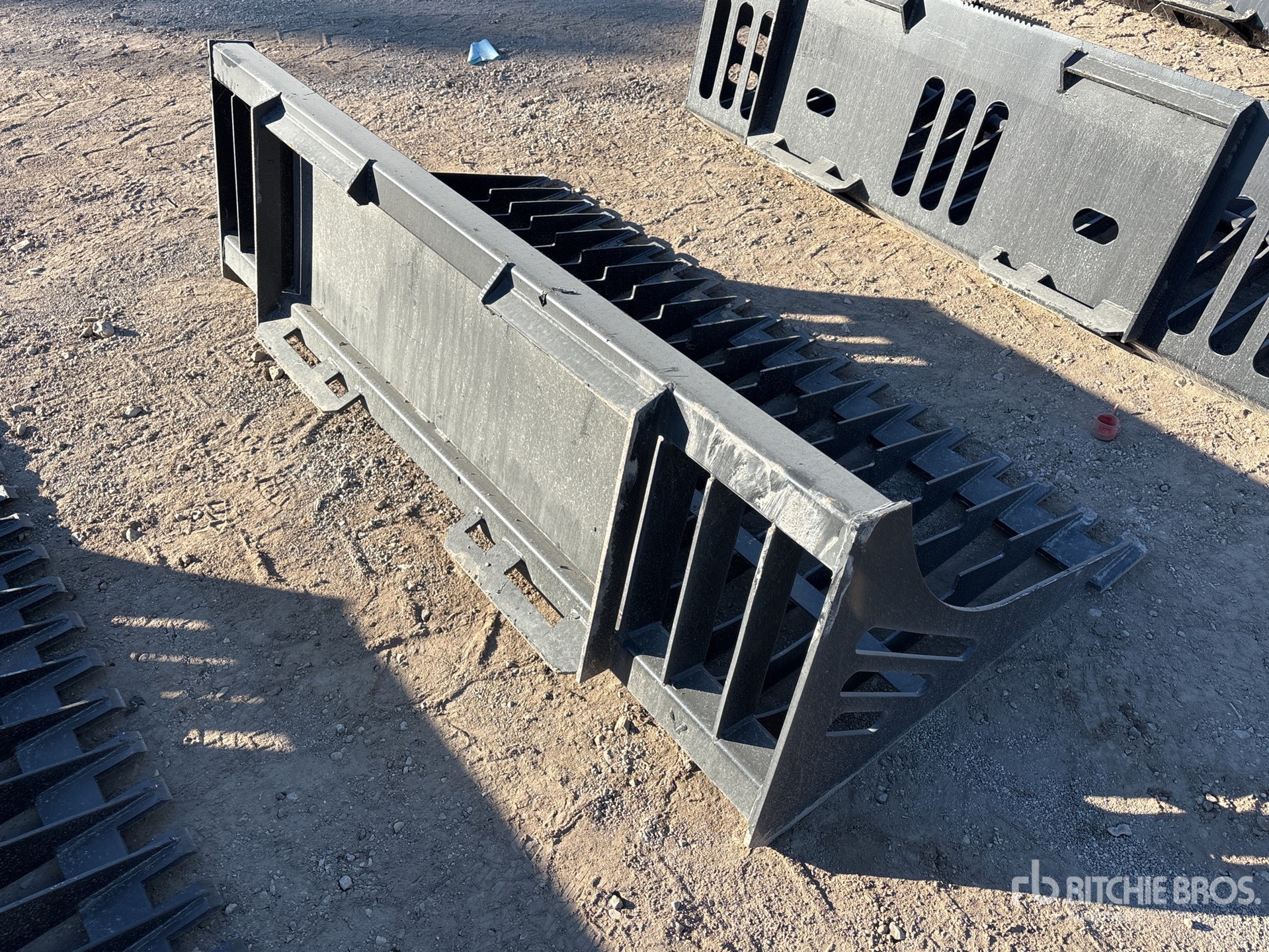 General Appearance with Bild, Ecke hinten rechts