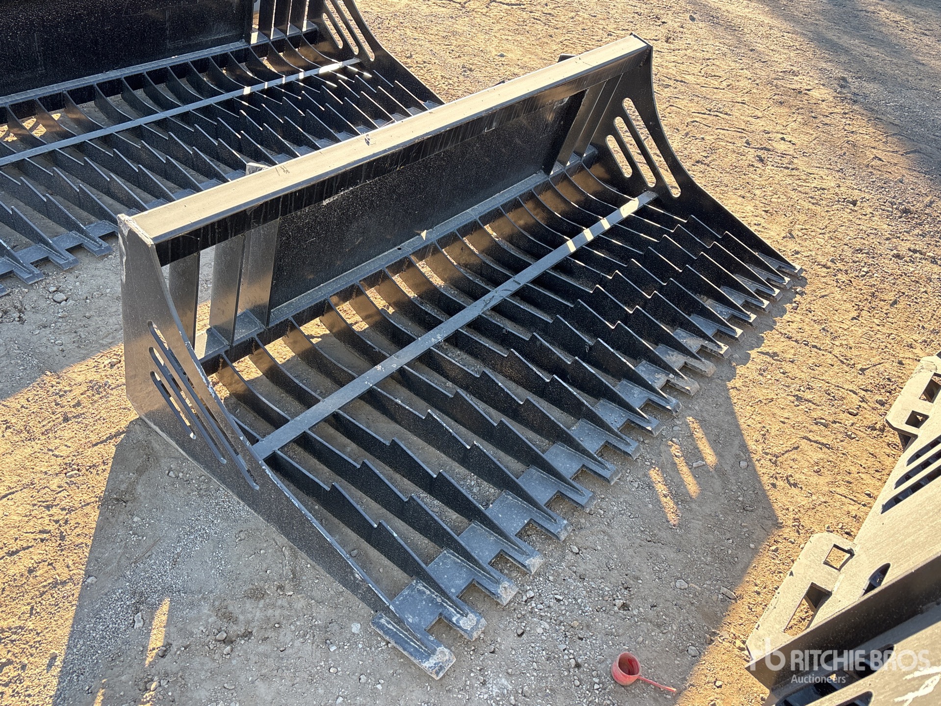 General Appearance with Bild, Ecke vorne rechts